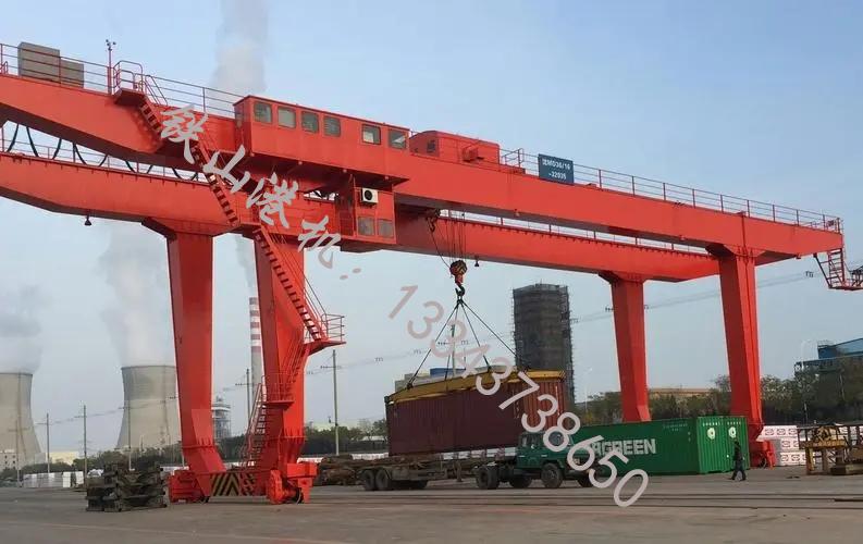 江蘇常州岸邊集裝箱起重機廠家起重機進行檢查都是哪些內(nèi)容呢？